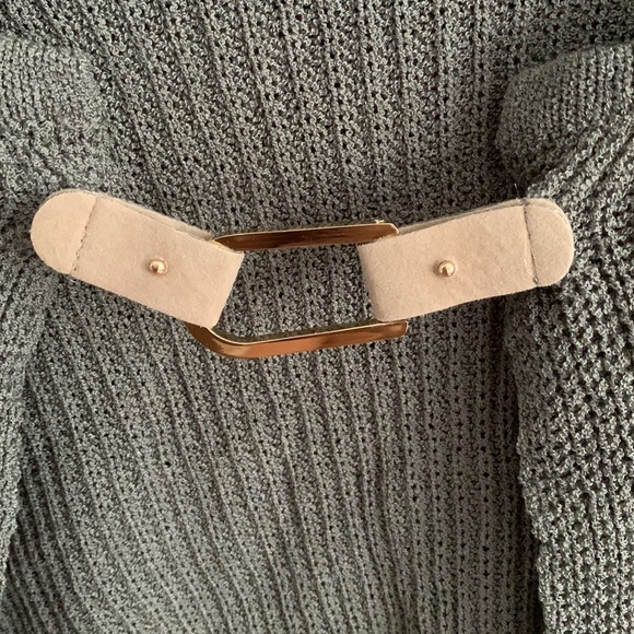 Cropped Wrap sweater - Picture 4 of 4